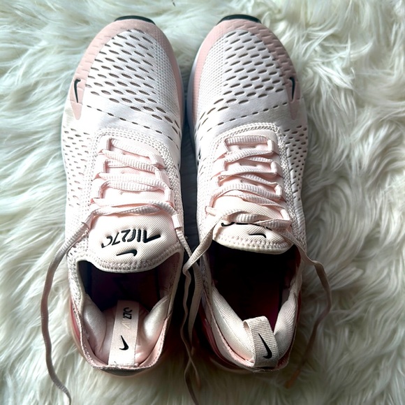 Nike Gorgeous Tennis Shoes - Size 8.5 - Picture 2 of 5